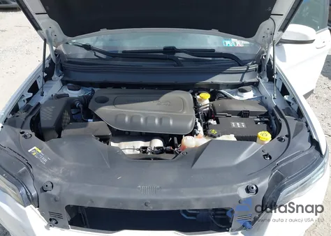 2019 Jeep Cherokee Latitude 4X4 z USA, uszkodzony, nr VIN 1C4PJMCB3KD380303